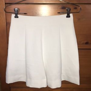 Club Monaco white pleated shorts size 00